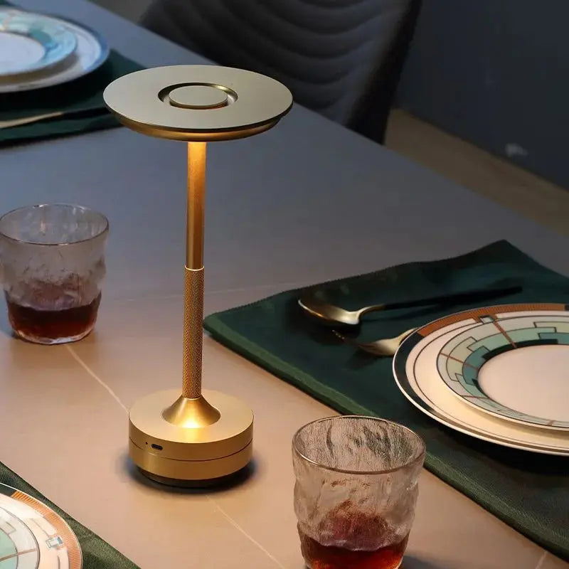 Luminária de Mesa LED Com Carregamento USB